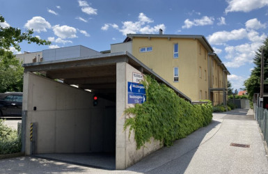 Tiefgarageneinfahrt