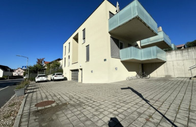 Vorderansicht Gebäude - Tiefgarage